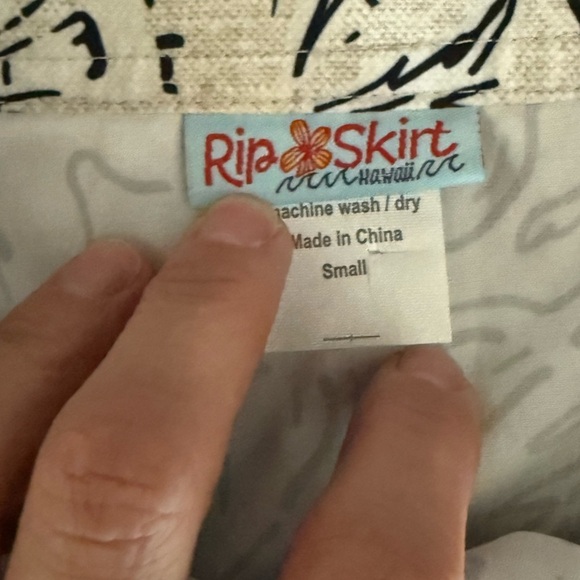 Rip Skirt Hawaii • Women’s small - Picture 3 of 7